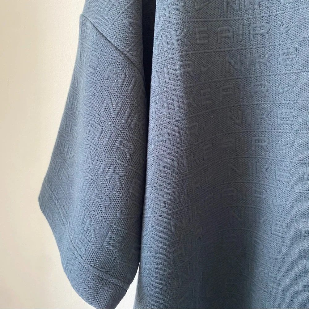 Nike Air Embossed black shirt - Picture 6 of 10